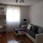 Διαμέρισμα Leda *